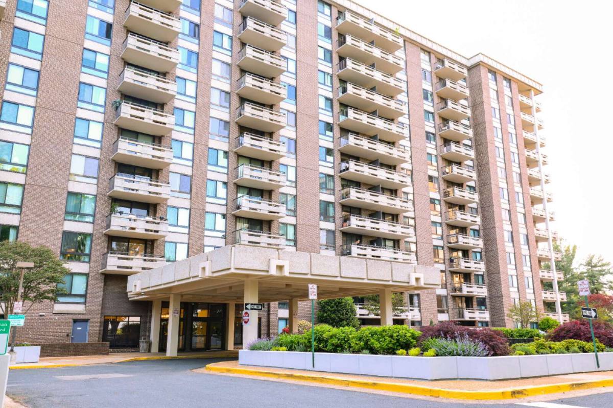 Apartment for rent at 1808 Old Meadow Rd #215, McLean, VA 22102
