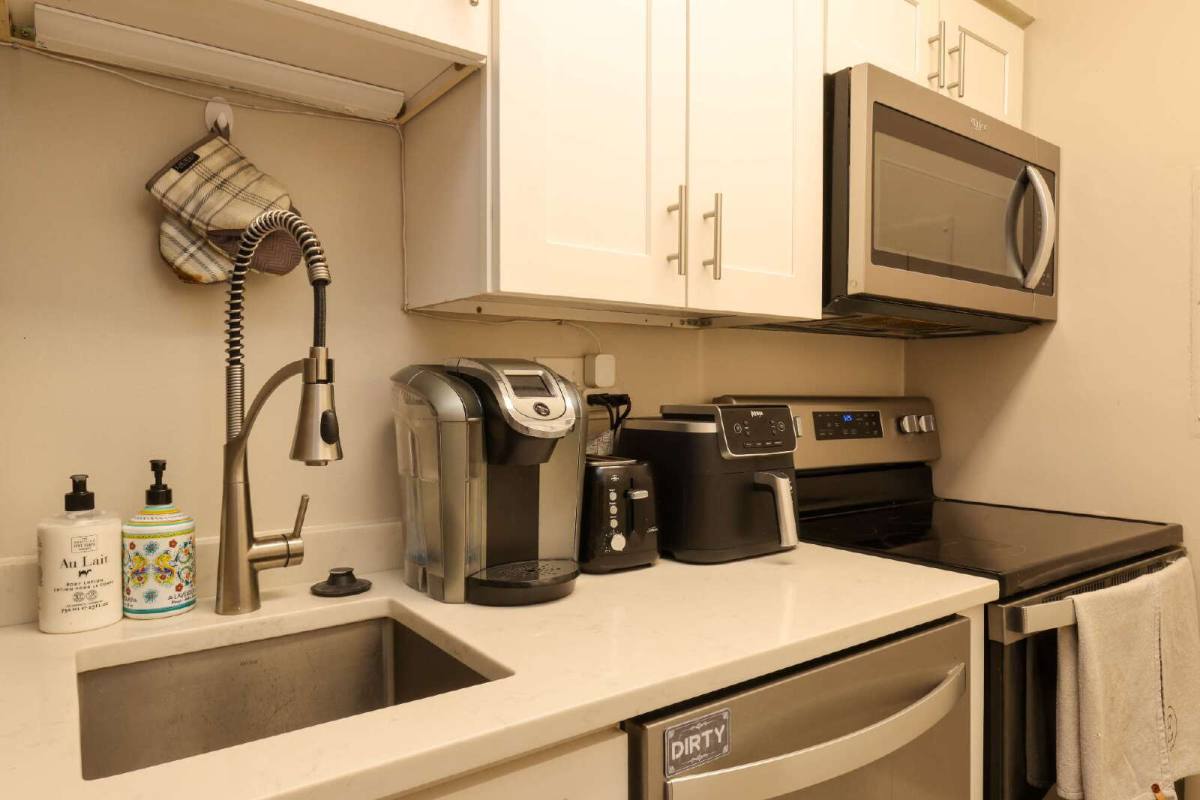 Apartment for rent at 1808 Old Meadow Rd #215, McLean, VA 22102