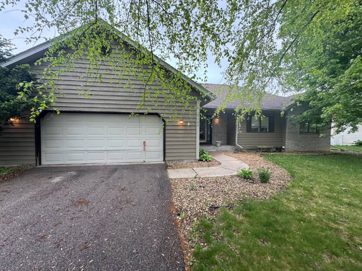 House for rent at 9120 Trotters Lane, Saint Paul, MN 55125