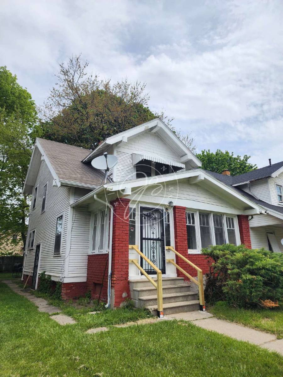 House for rent at 1354 Goodale Ave, Toledo, OH 43606