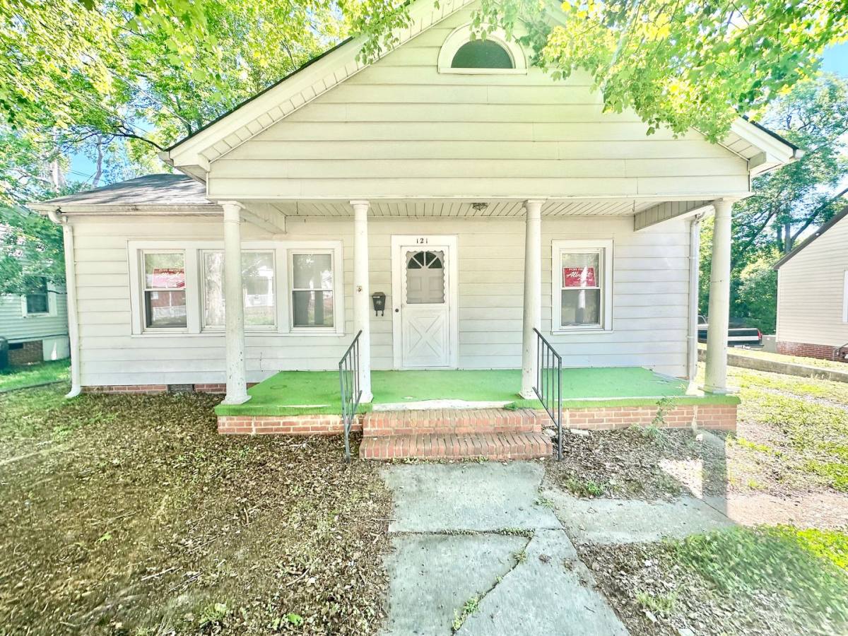 House for rent at 121 Henry St, Chester, SC 29706