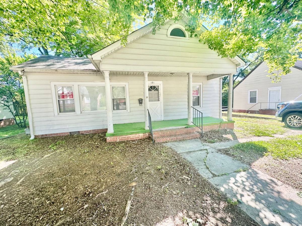 House for rent at 121 Henry St, Chester, SC 29706