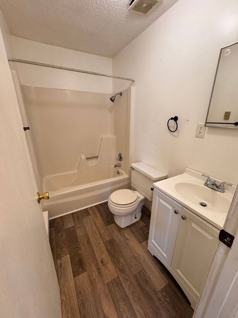 Apartment for rent at 415 4th St, Charleston, IL 61920