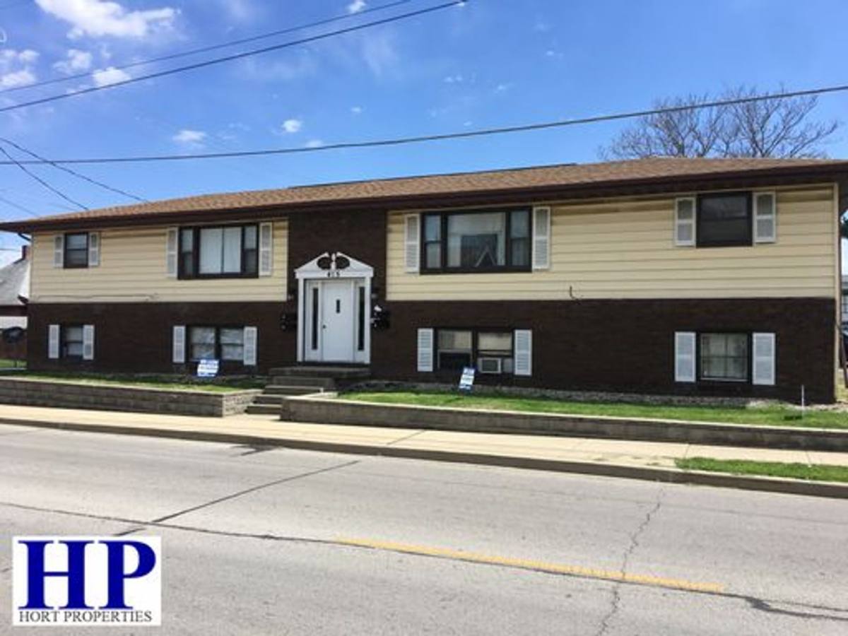 Apartment for rent at 415 4th St, Charleston, IL 61920