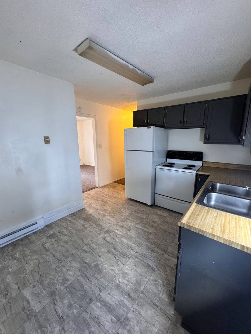 Apartment for rent at 415 4th St, Charleston, IL 61920