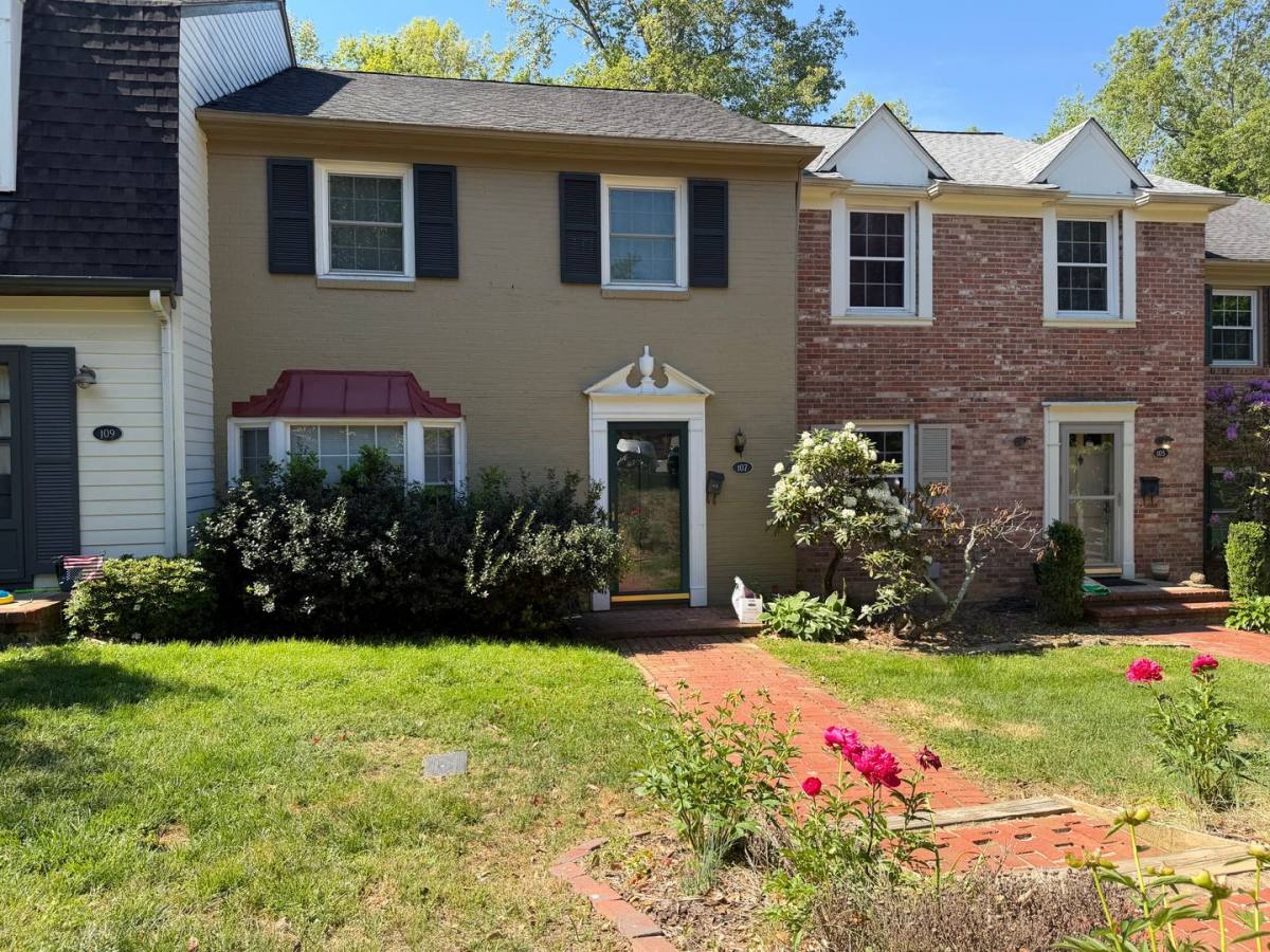 Townhouse for rent at 107 Georgetown Green, Charlottesville, VA 22901