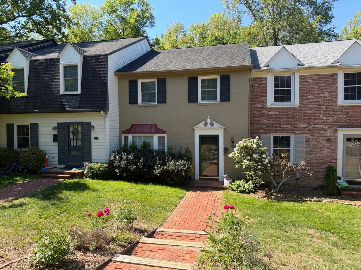 Townhouse for rent at 107 Georgetown Green, Charlottesville, VA 22901
