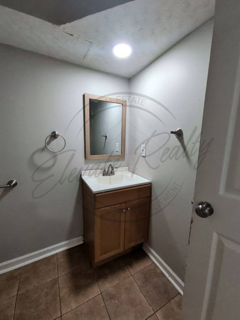 Apartment for rent at 250 McGavock Pike, Nashville, TN 37214