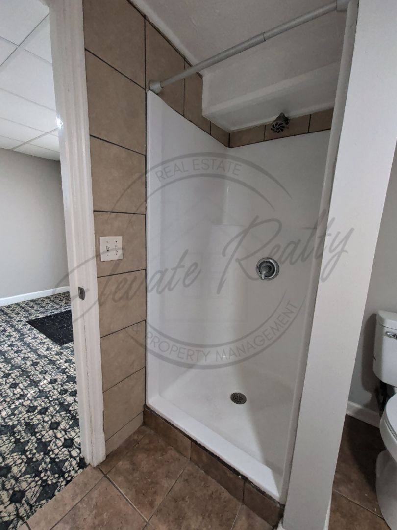 Apartment for rent at 250 McGavock Pike, Nashville, TN 37214