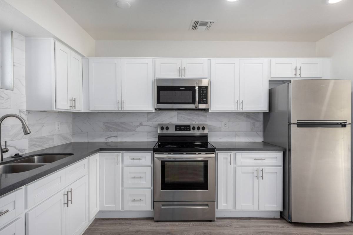 Apartment for rent at 2001 W Morten Ave, Phoenix, AZ 85021