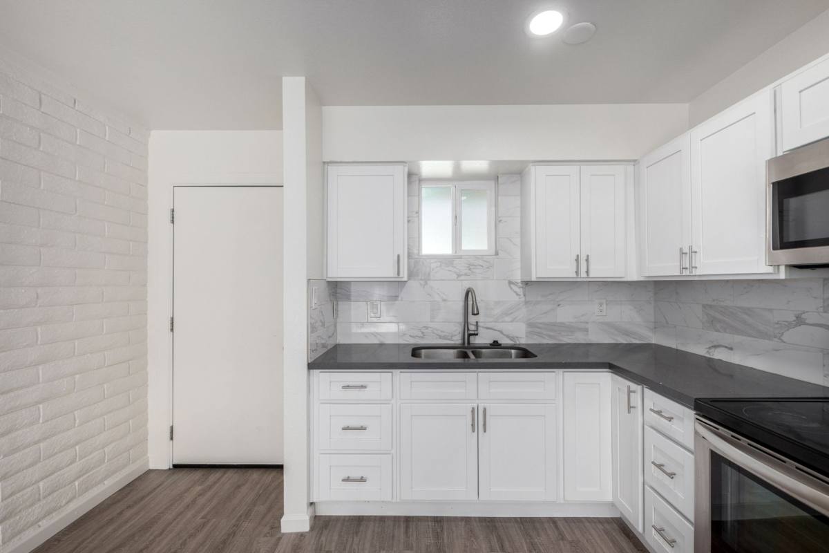 Apartment for rent at 2001 W Morten Ave, Phoenix, AZ 85021