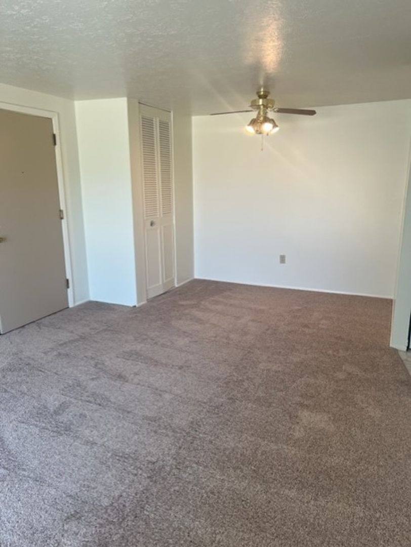 Apartment for rent at 251-277 W Walnut Ave, Painesville, OH 44077