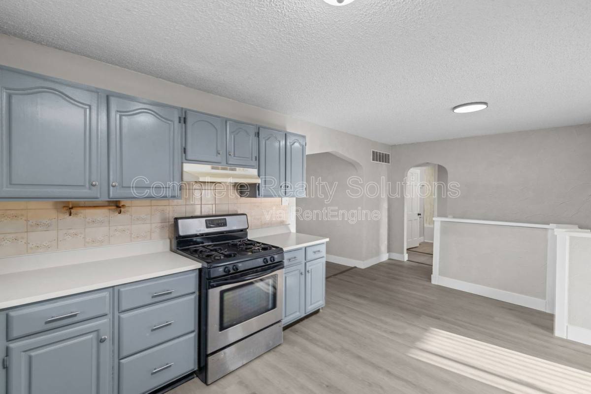 House for rent at 2056 Coleridge Dr, Saint Louis, MO 63136