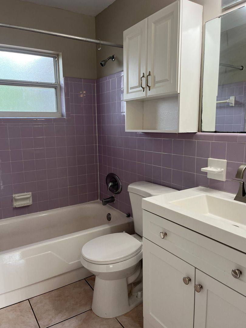 House for rent at 917 S Alder Ave, Orlando, FL 32807