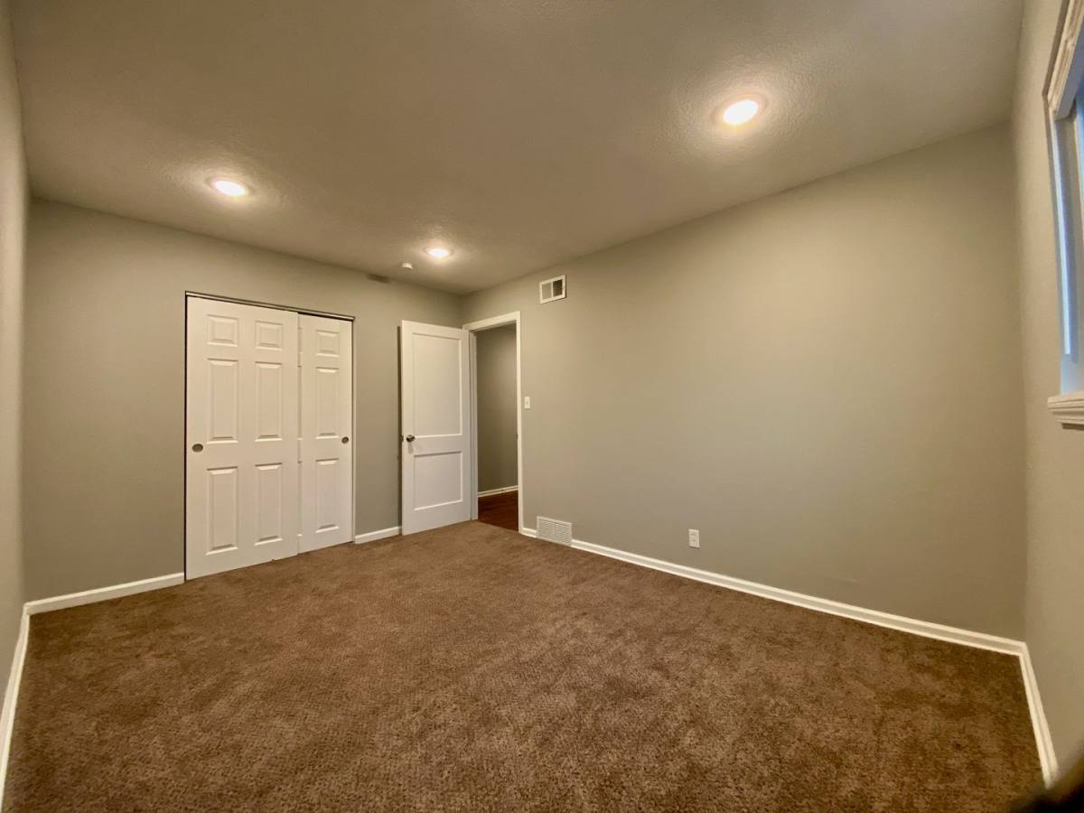 Apartment for rent at 112 W 51st St, Kansas City, MO 64112