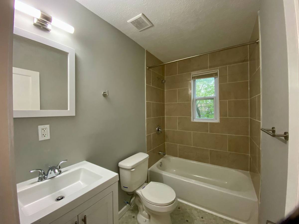 Apartment for rent at 112 W 51st St, Kansas City, MO 64112