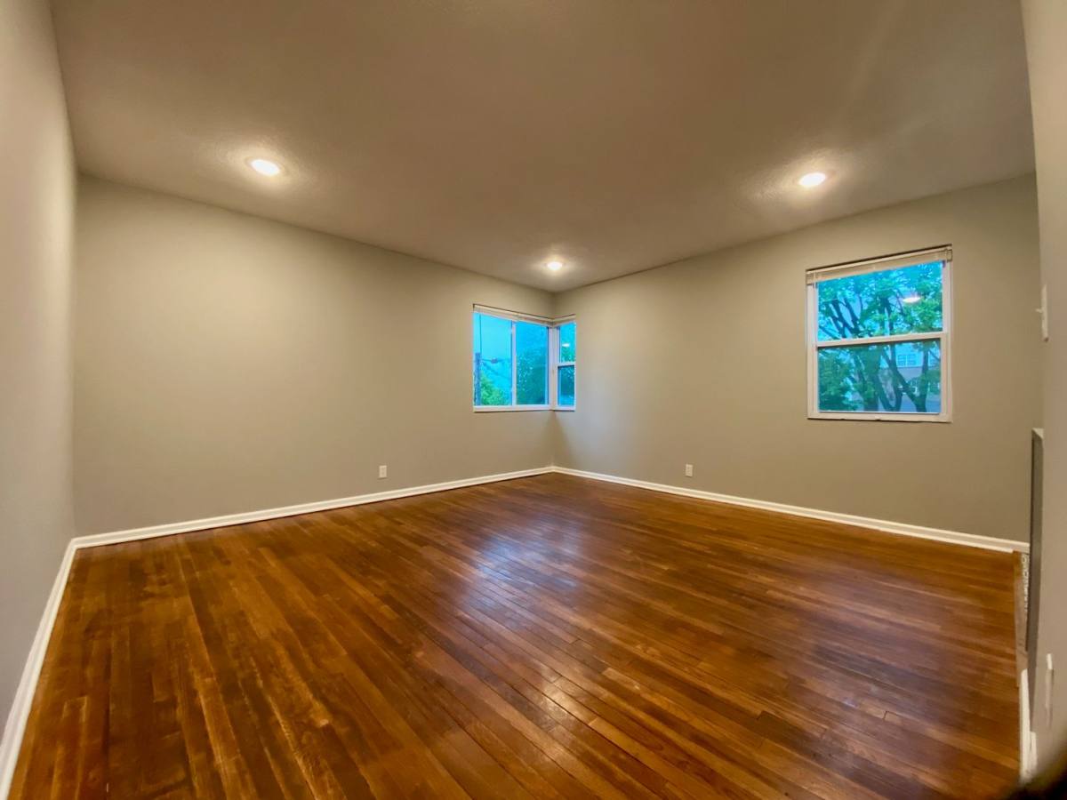 Apartment for rent at 112 W 51st St, Kansas City, MO 64112