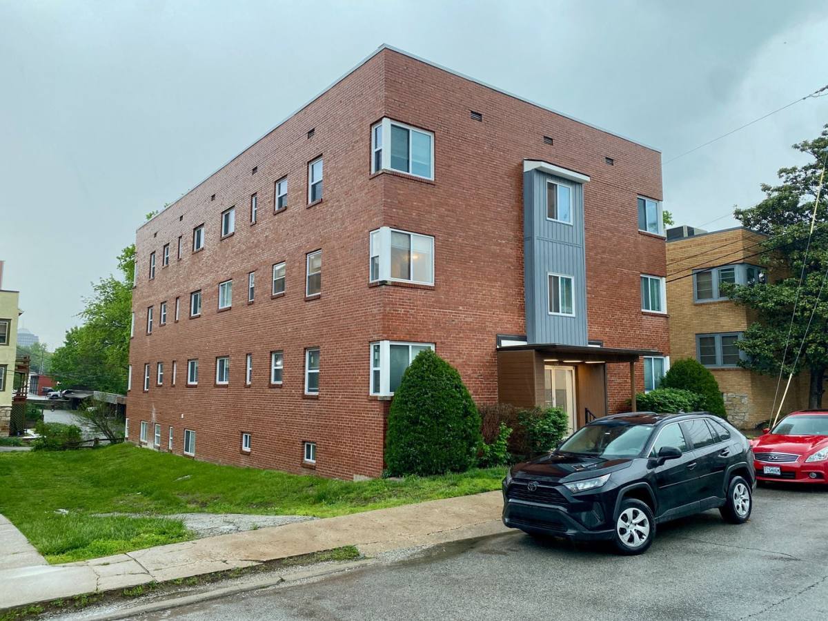 Apartment for rent at 112 W 51st St, Kansas City, MO 64112