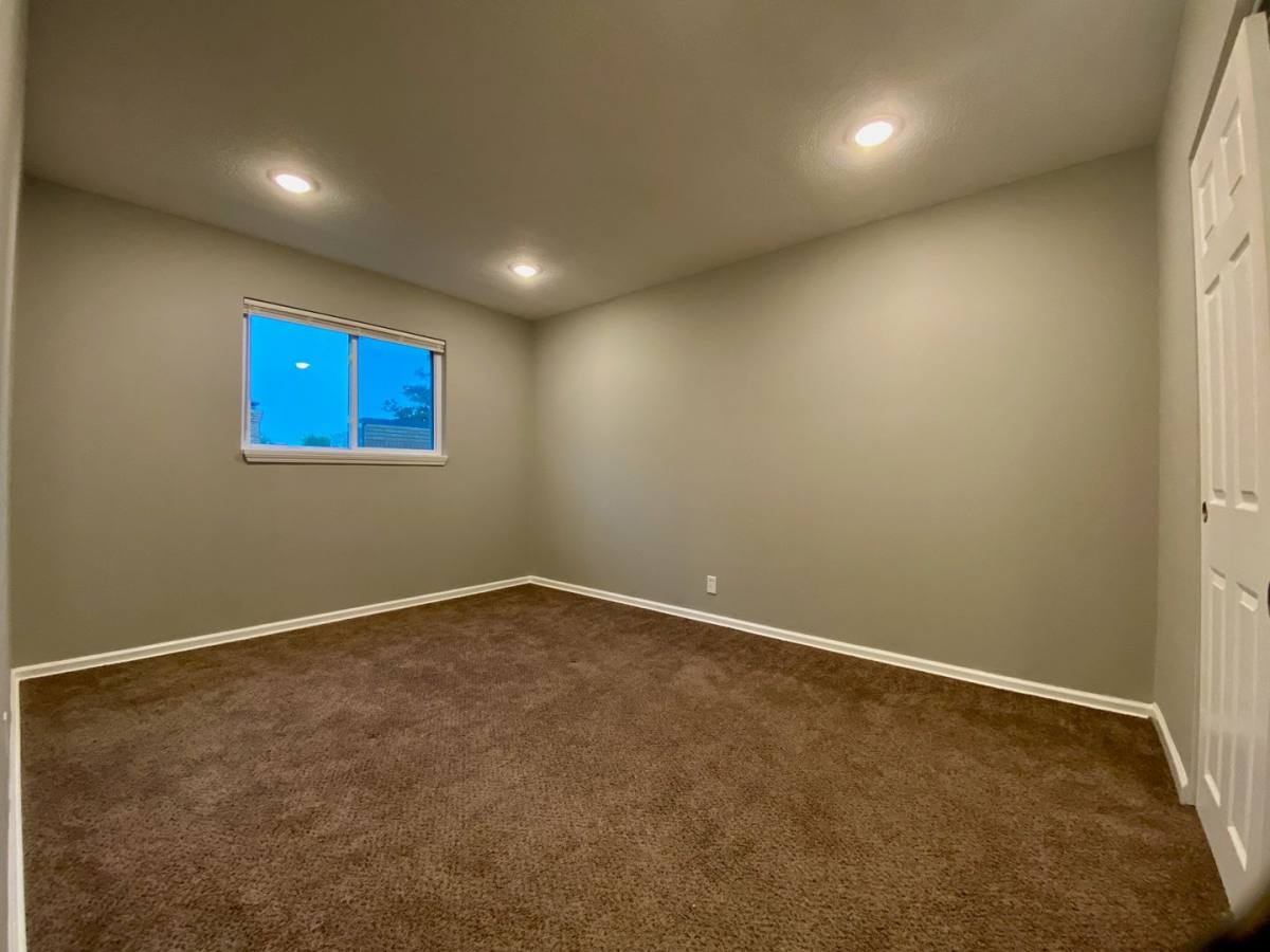Apartment for rent at 112 W 51st St, Kansas City, MO 64112