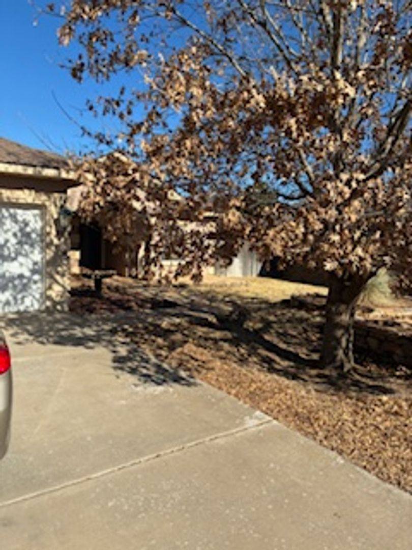 House for rent at 3804 Ben Hogan Dr, Clovis, NM 88101