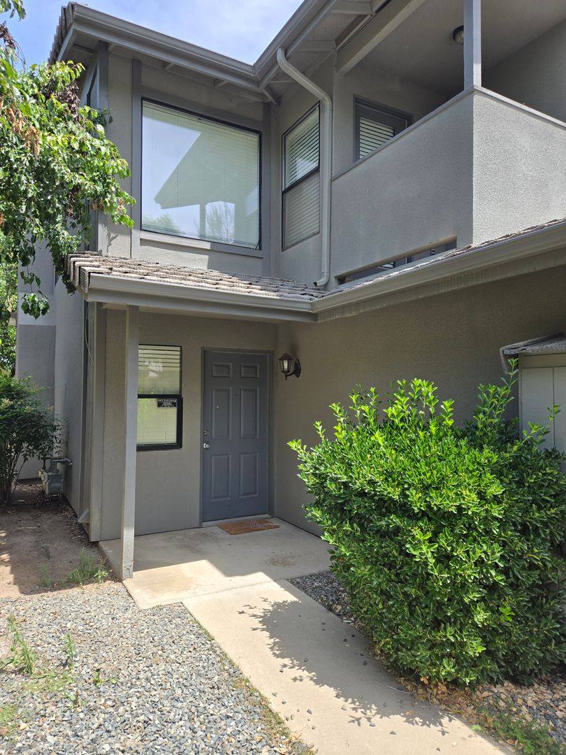 Apartment for rent at 4928 W Westgate Court, Visalia, CA 93277