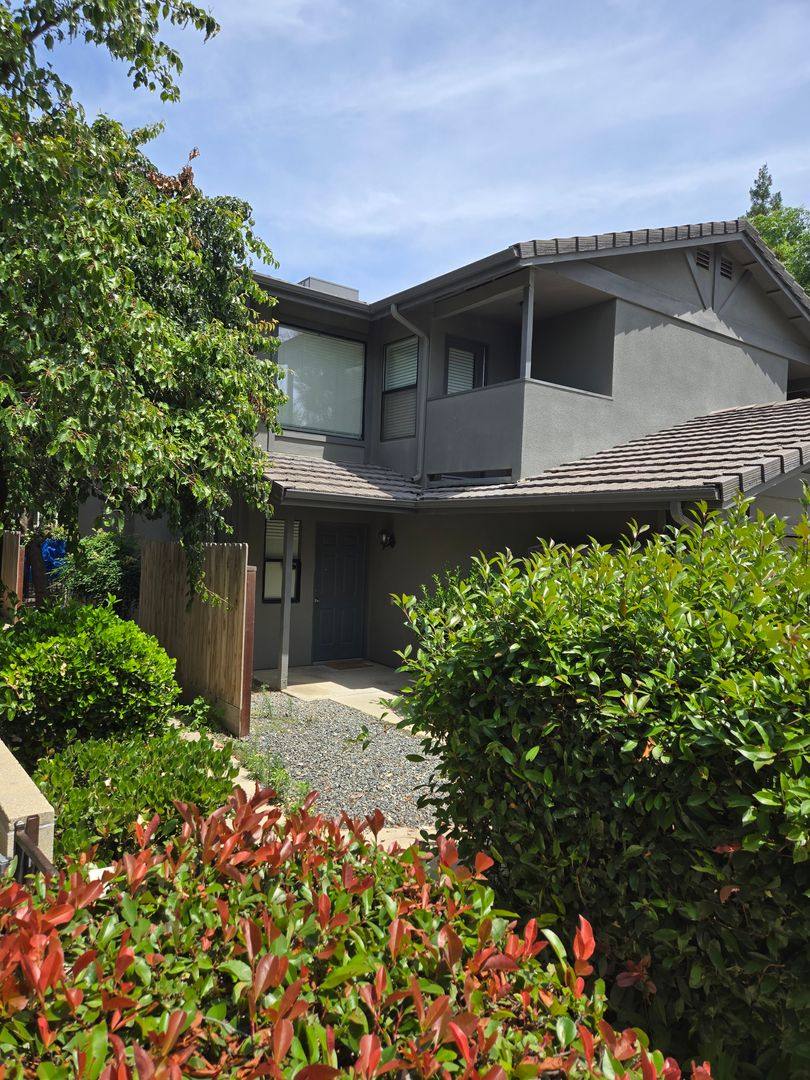 Apartment for rent at 4928 W Westgate Court, Visalia, CA 93277
