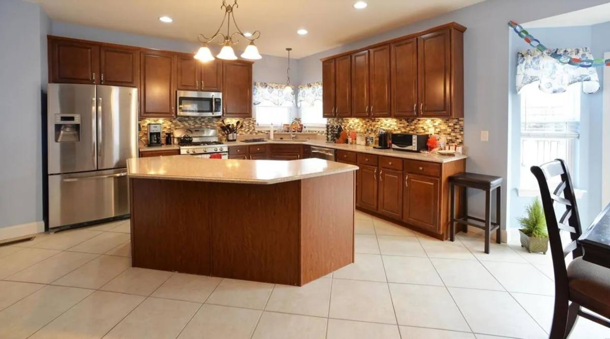 House for rent at 1425 Red Oak Plantation Dr, Ballwin, MO 63021