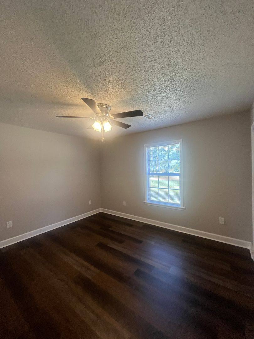 House for rent at 490 Bernice Snow Rd, Greer, SC 29651