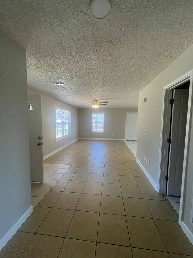 House for rent at 490 Bernice Snow Rd, Greer, SC 29651