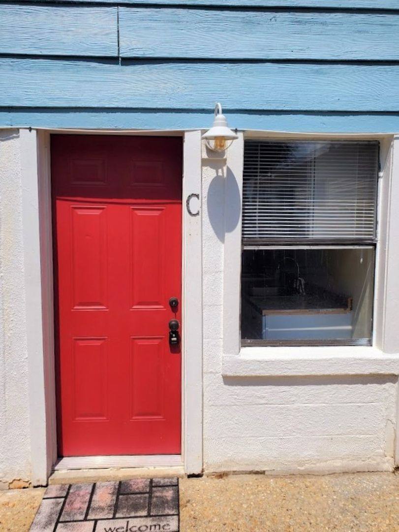 Apartment for rent at 3903 W Gadsden St #C, Pensacola, FL 32505