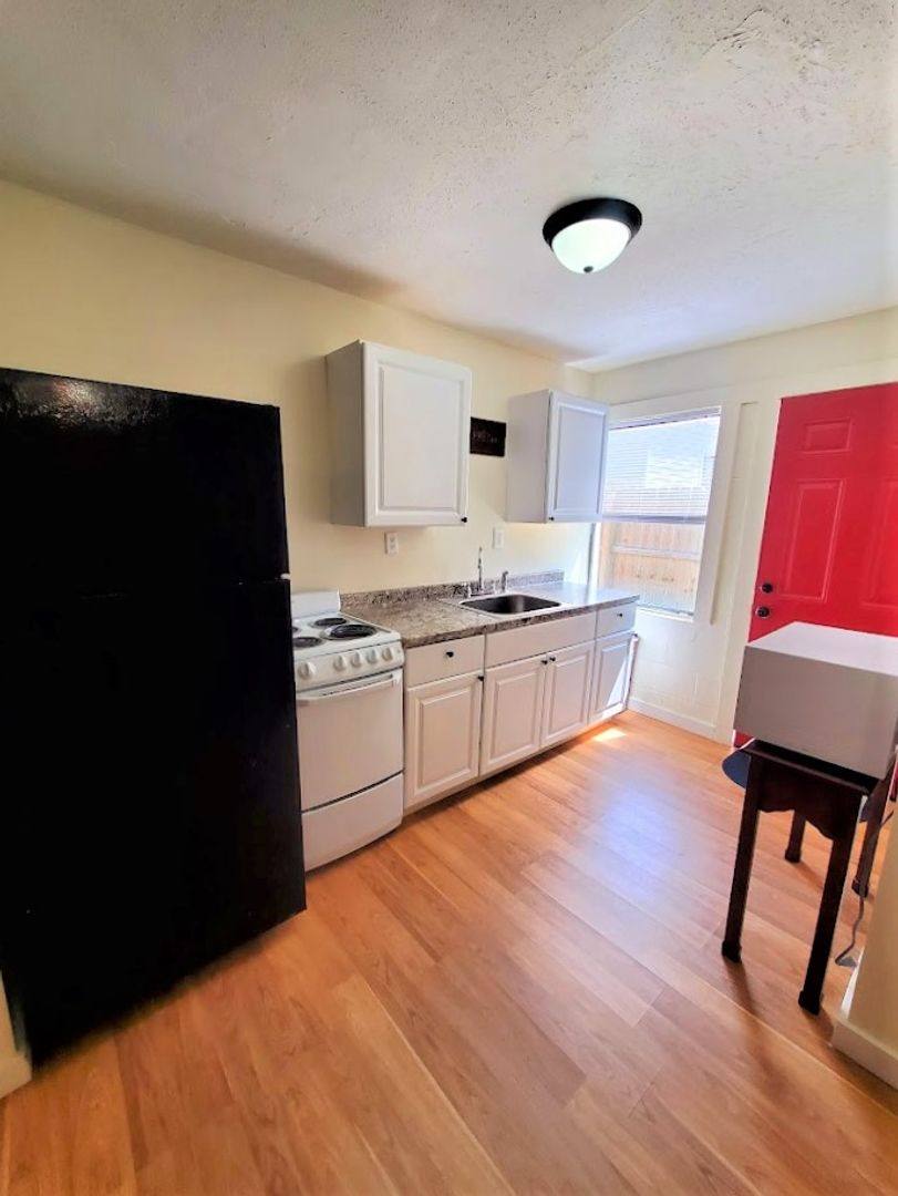 Apartment for rent at 3903 W Gadsden St #C, Pensacola, FL 32505