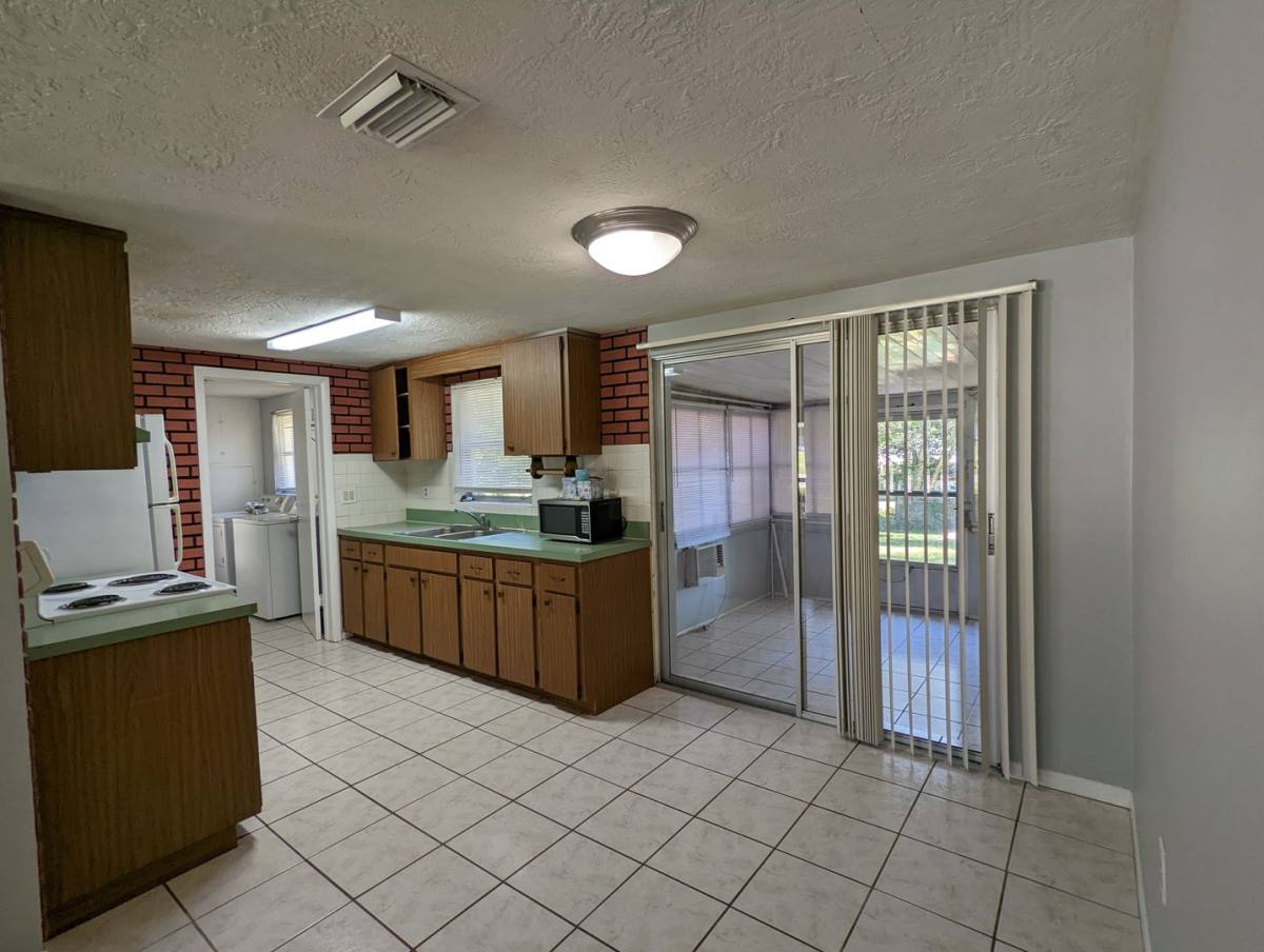 House for rent at 23 N Lee St, Beverly Hills, FL 34465