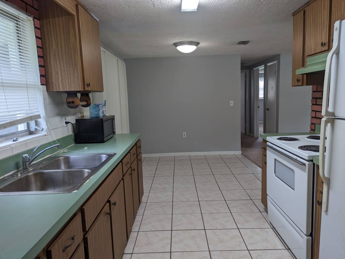 House for rent at 23 N Lee St, Beverly Hills, FL 34465