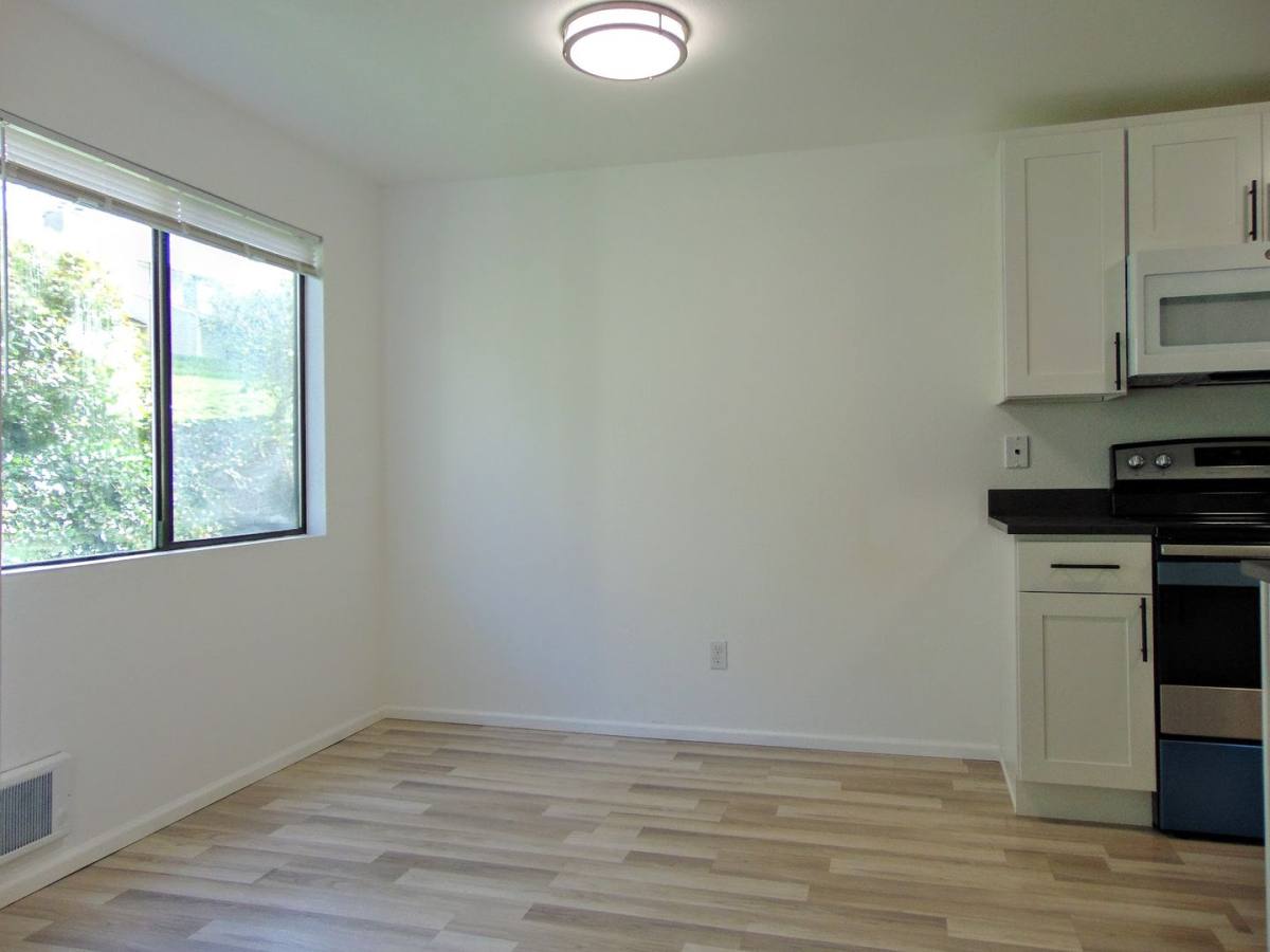Condo for rent at 2020 Grant Ave S, Renton, WA 98055
