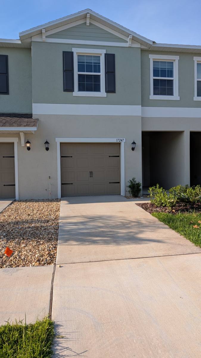 Townhouse for rent at 17247 Southern Haven Dr, Wimauma, FL 33598