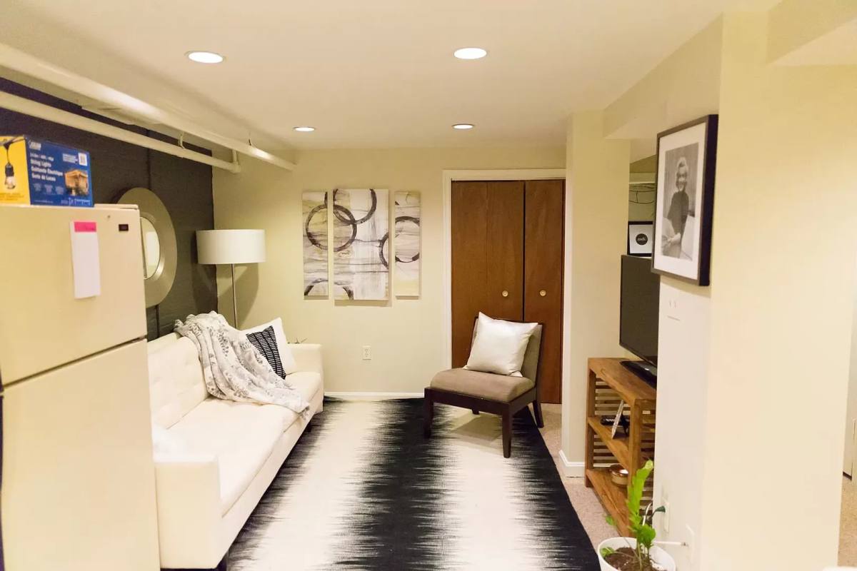 Apartment for rent at 1935 38th St NW, Washington, DC 20007