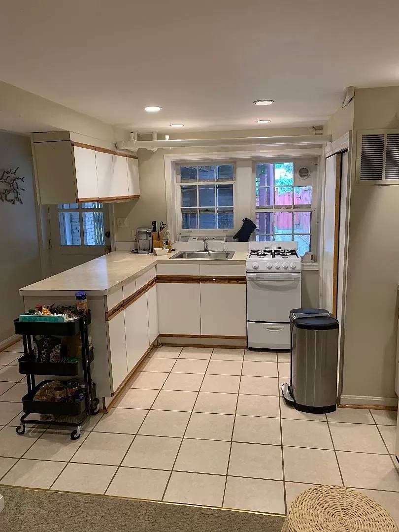 Apartment for rent at 1935 38th St NW, Washington, DC 20007