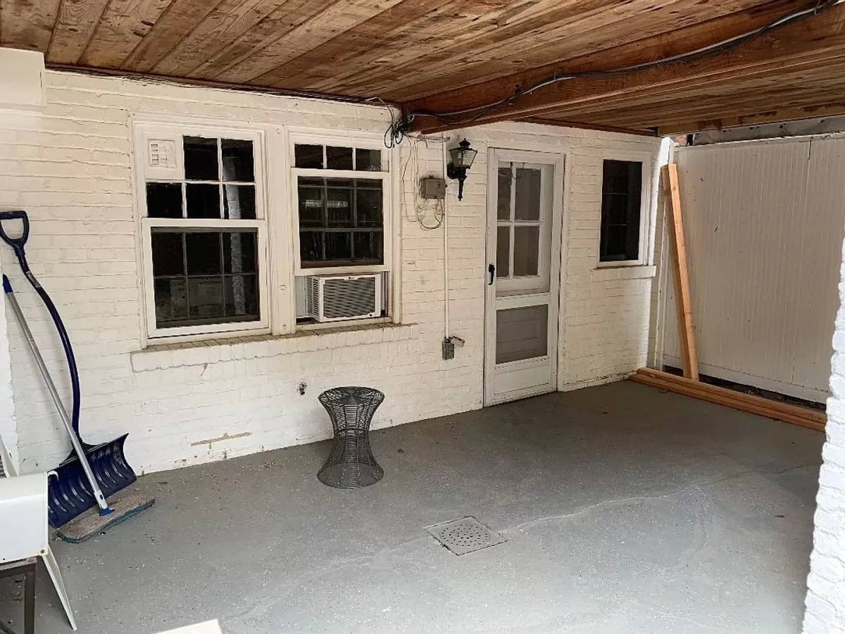 Apartment for rent at 1935 38th St NW, Washington, DC 20007