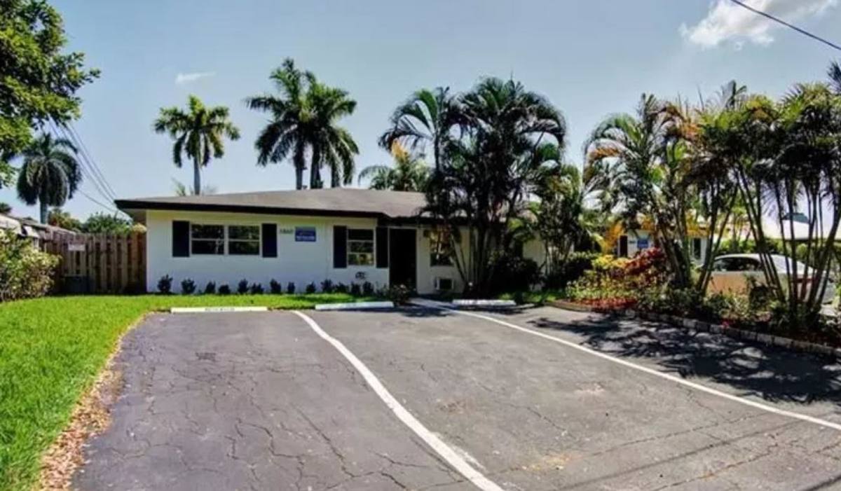 Apartment for rent at 3860 NE 23 Ave, Pompano Beach, FL 33064