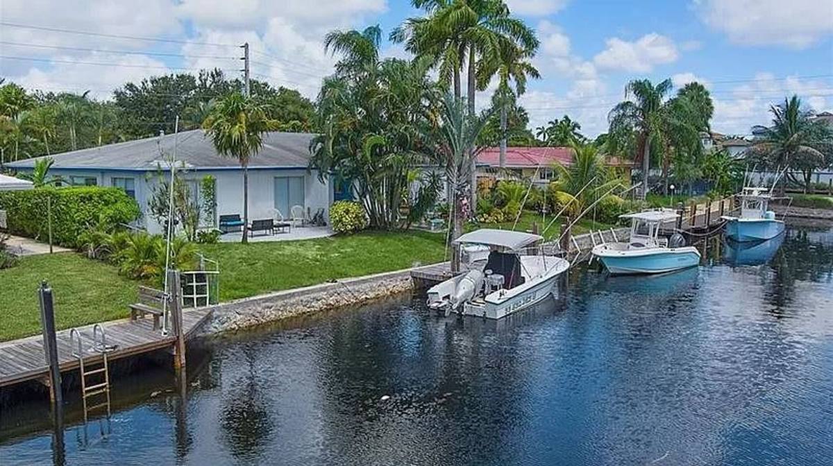 Apartment for rent at 3860 NE 23 Ave, Pompano Beach, FL 33064