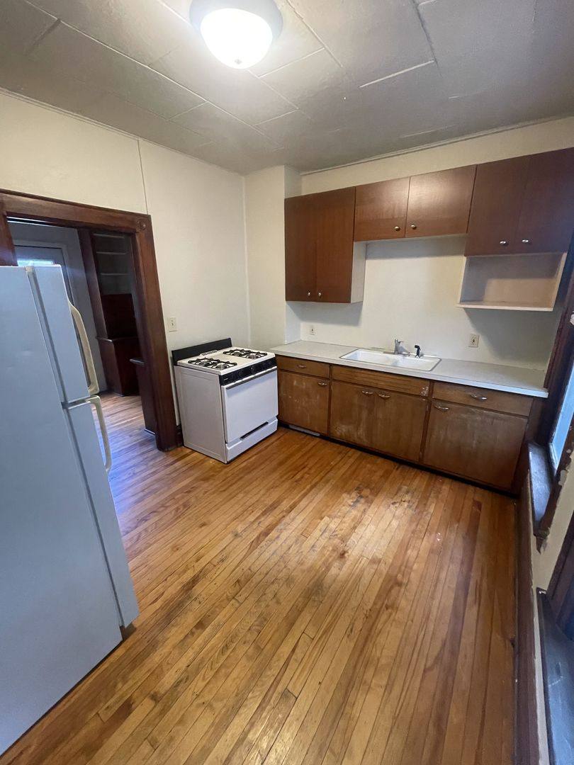 Apartment for rent at 637 Franklin St, Oshkosh, WI 54901