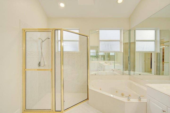House for rent at 6646 Oakmont Way, West Palm Beach, FL 33412