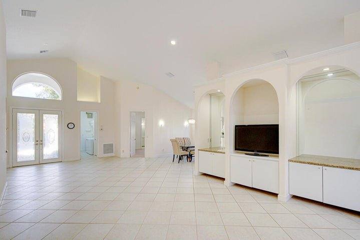 House for rent at 6646 Oakmont Way, West Palm Beach, FL 33412