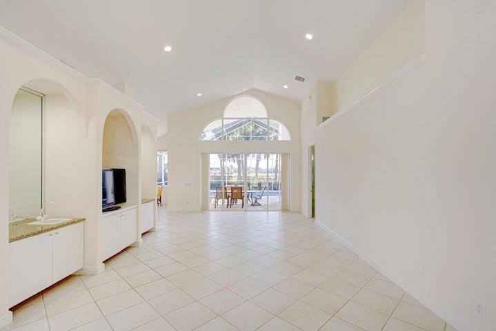 House for rent at 6646 Oakmont Way, West Palm Beach, FL 33412