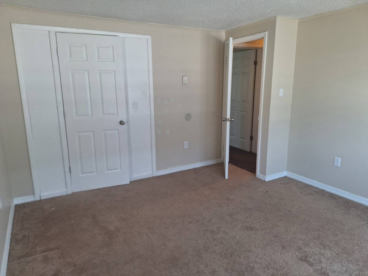 Townhouse for rent at 101 Cleveland St, New Bedford, MA 02744