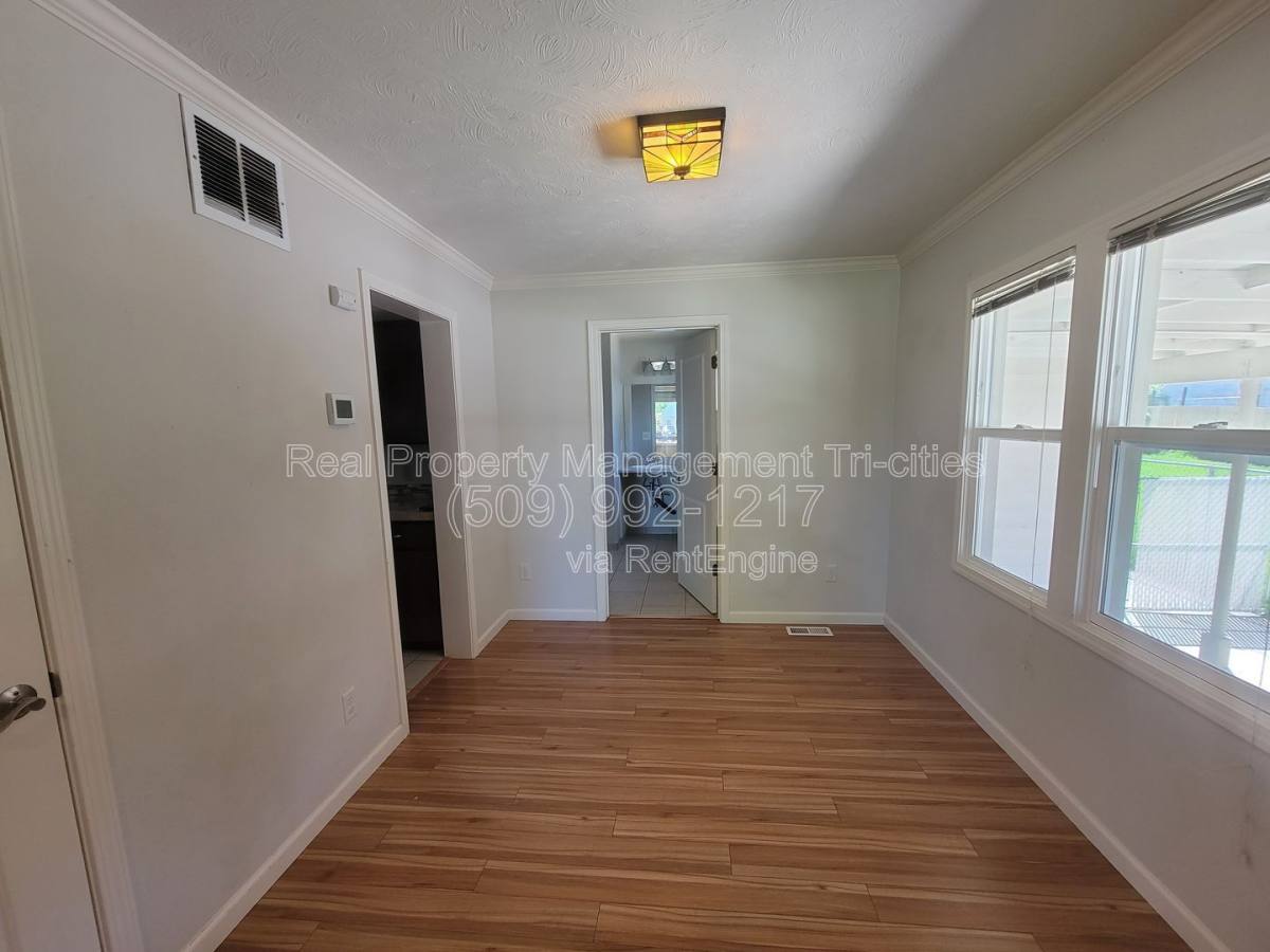 Apartment for rent at 414 Douglass Ave, Richland, WA 99352
