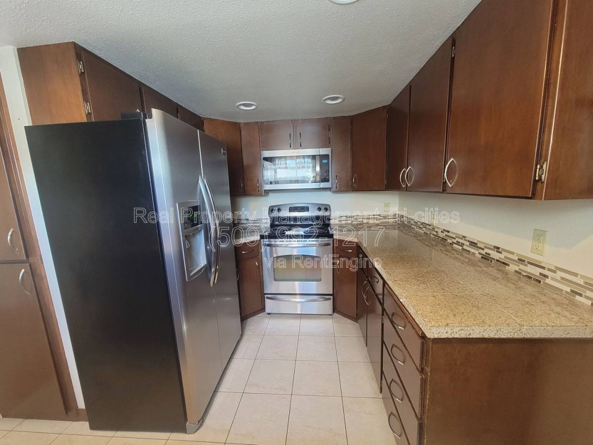 Apartment for rent at 414 Douglass Ave, Richland, WA 99352