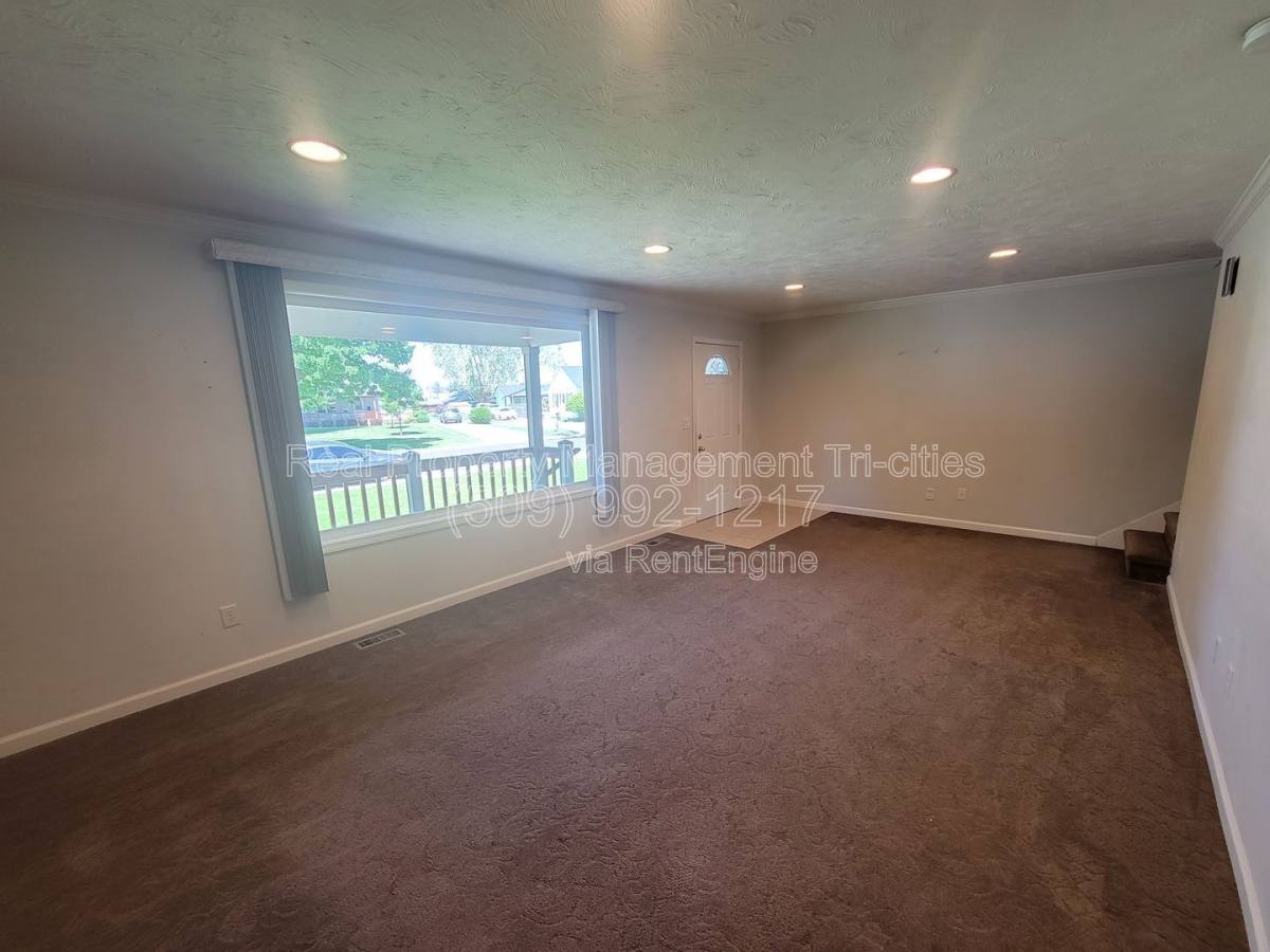 Apartment for rent at 414 Douglass Ave, Richland, WA 99352