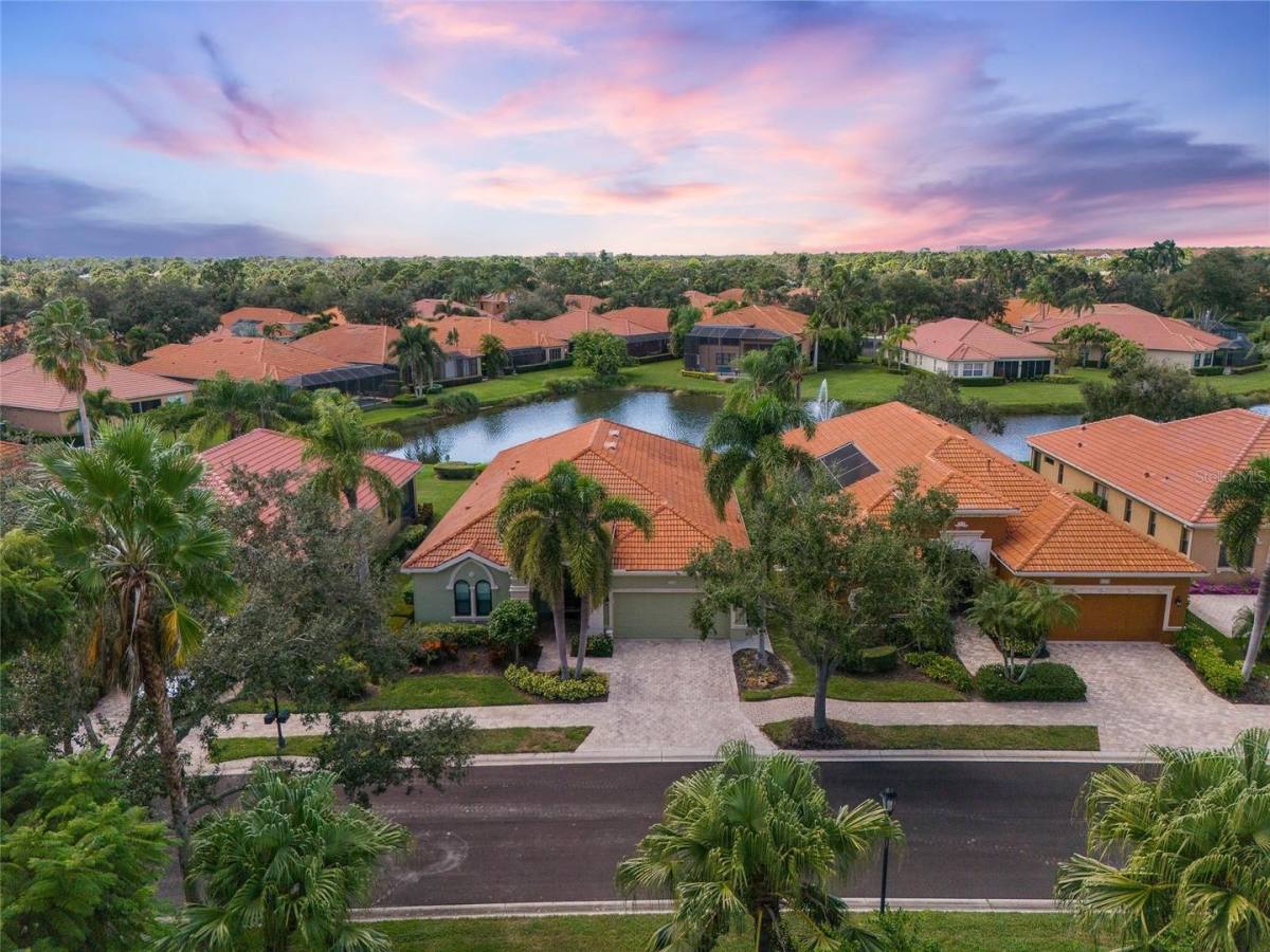 House for rent at 5175 Cantabria Crest Molokai Dr, Sarasota, FL 34238
