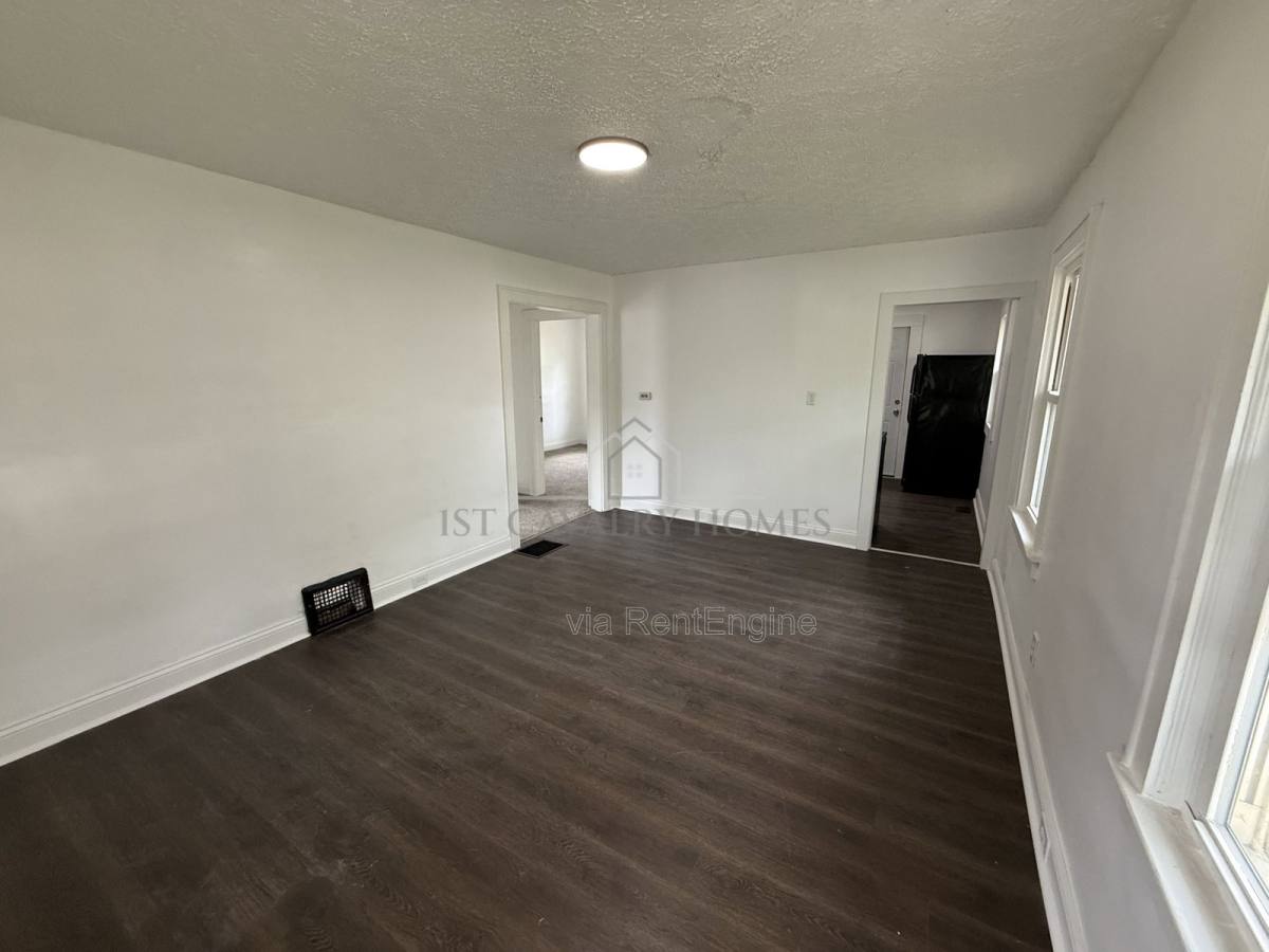 Apartment for rent at 778 Ravenswood St, Akron, OH 44306